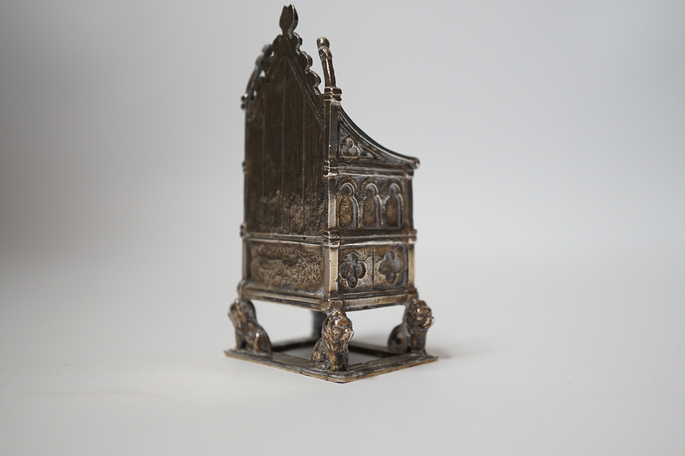 A George V silver miniature model of a throne, by Saunders, Shepherd & Co Ltd, London, 1936, 85mm, 92 grams.